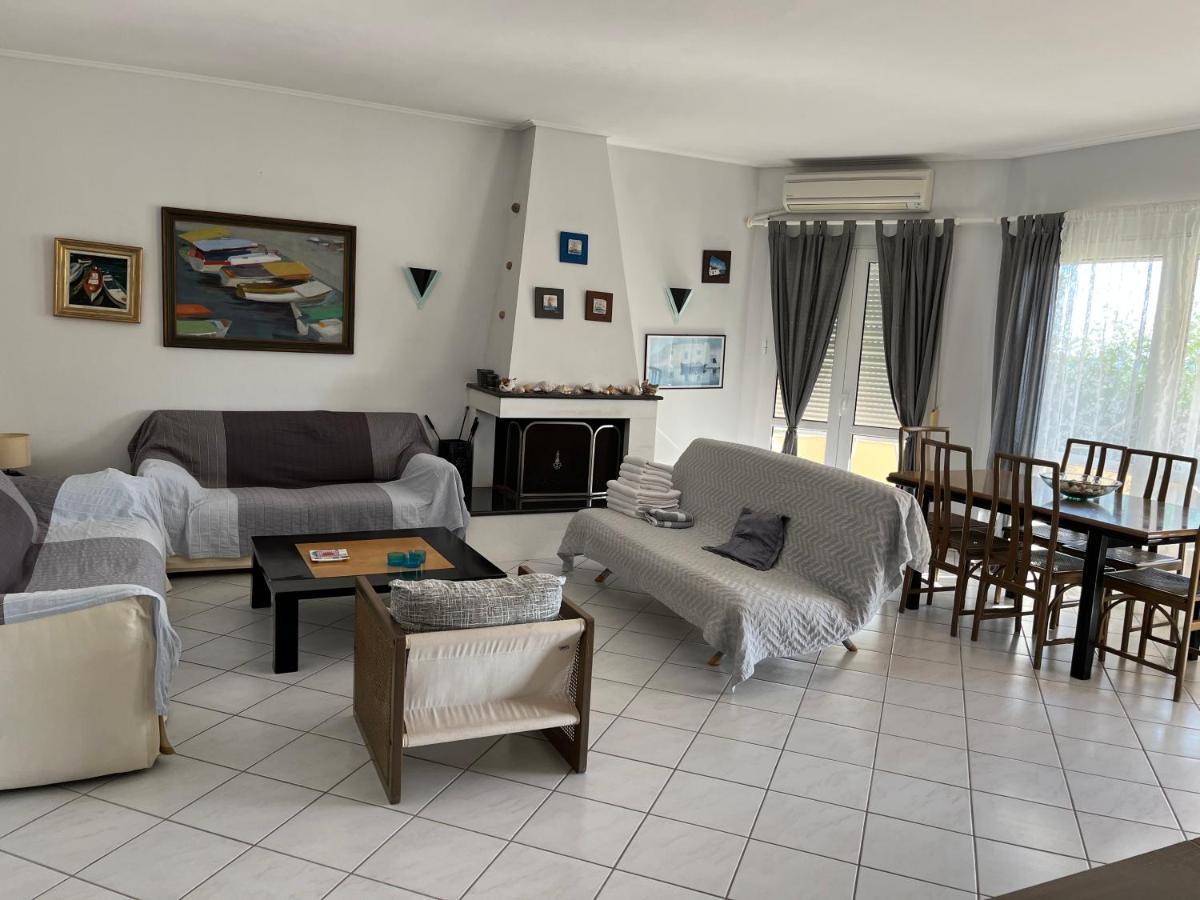 Villa Chita'S House à Paralia Vrachou Extérieur photo