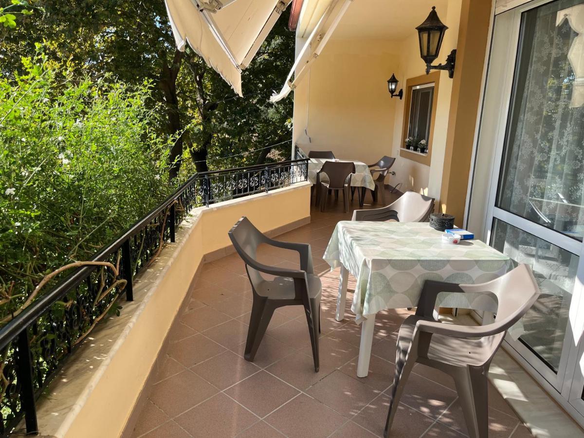 Villa Chita'S House à Paralia Vrachou Extérieur photo