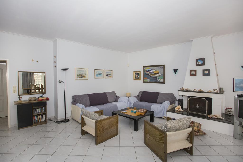 Villa Chita'S House à Paralia Vrachou Extérieur photo